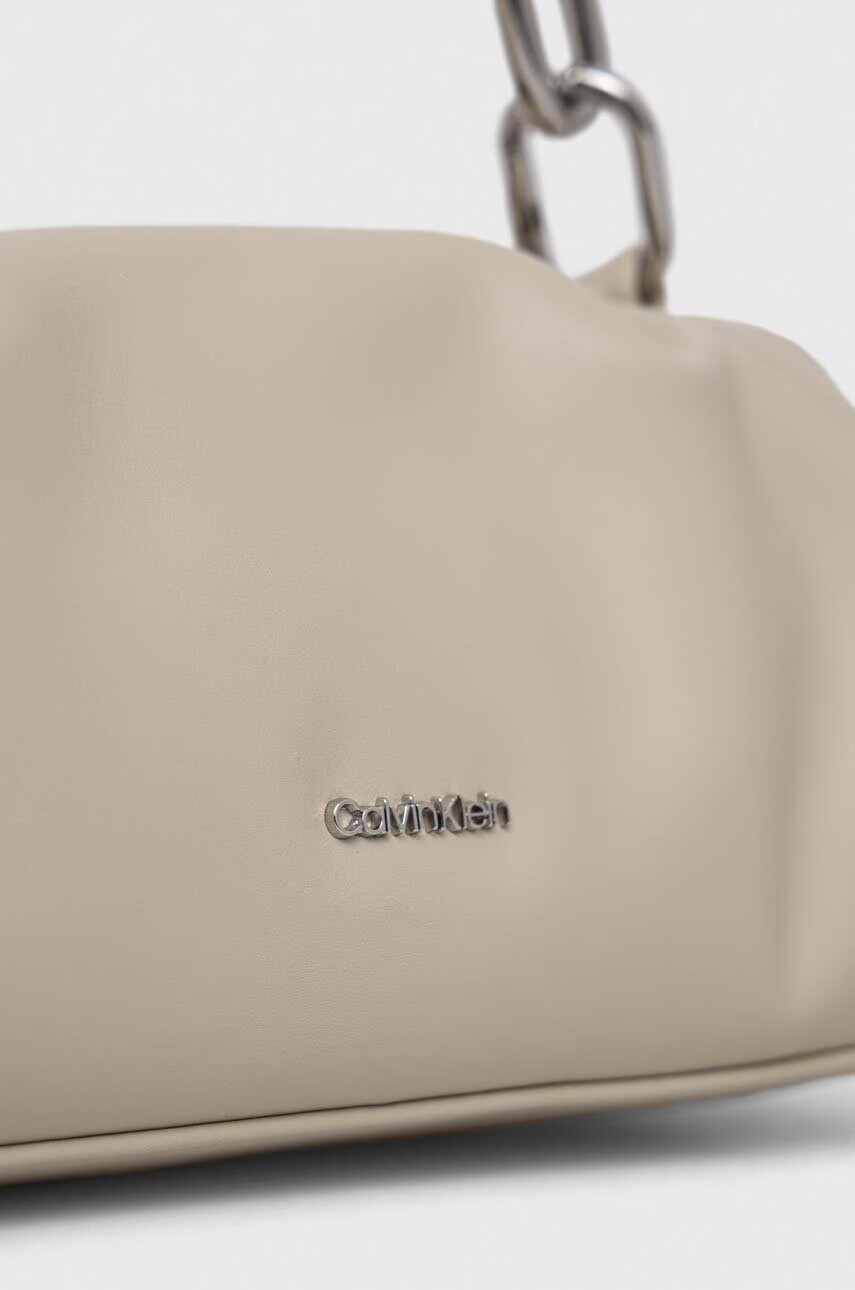 Calvin Klein Чанта в бежово - Pepit.bg