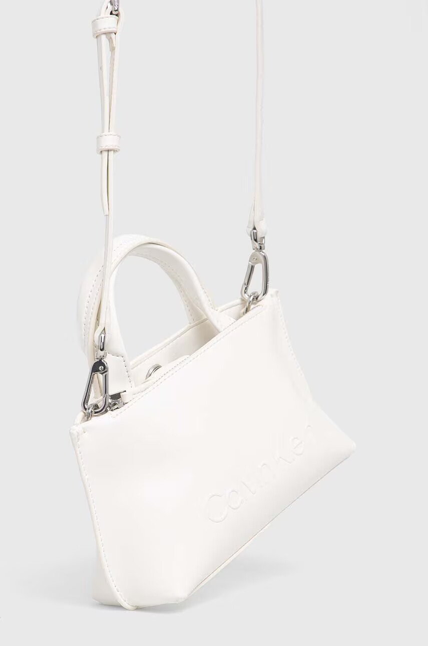 Calvin Klein Чанта в бяло - Pepit.bg