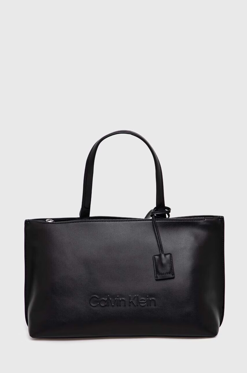 Calvin Klein Чанта в черно - Pepit.bg