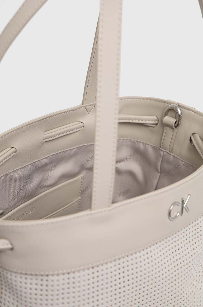 Calvin Klein Чанта в бежово - Pepit.bg