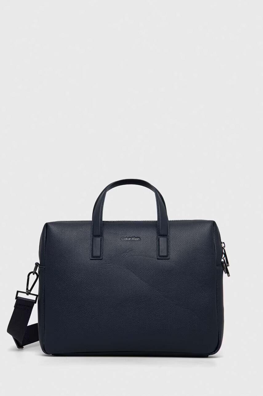 Calvin Klein Чанта в тъмносиньо - Pepit.bg