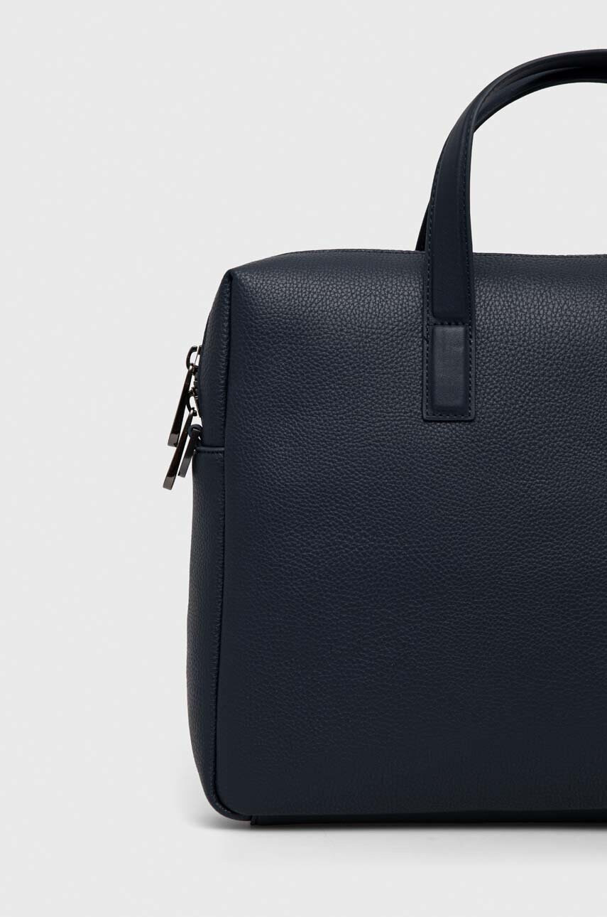 Calvin Klein Чанта в тъмносиньо - Pepit.bg