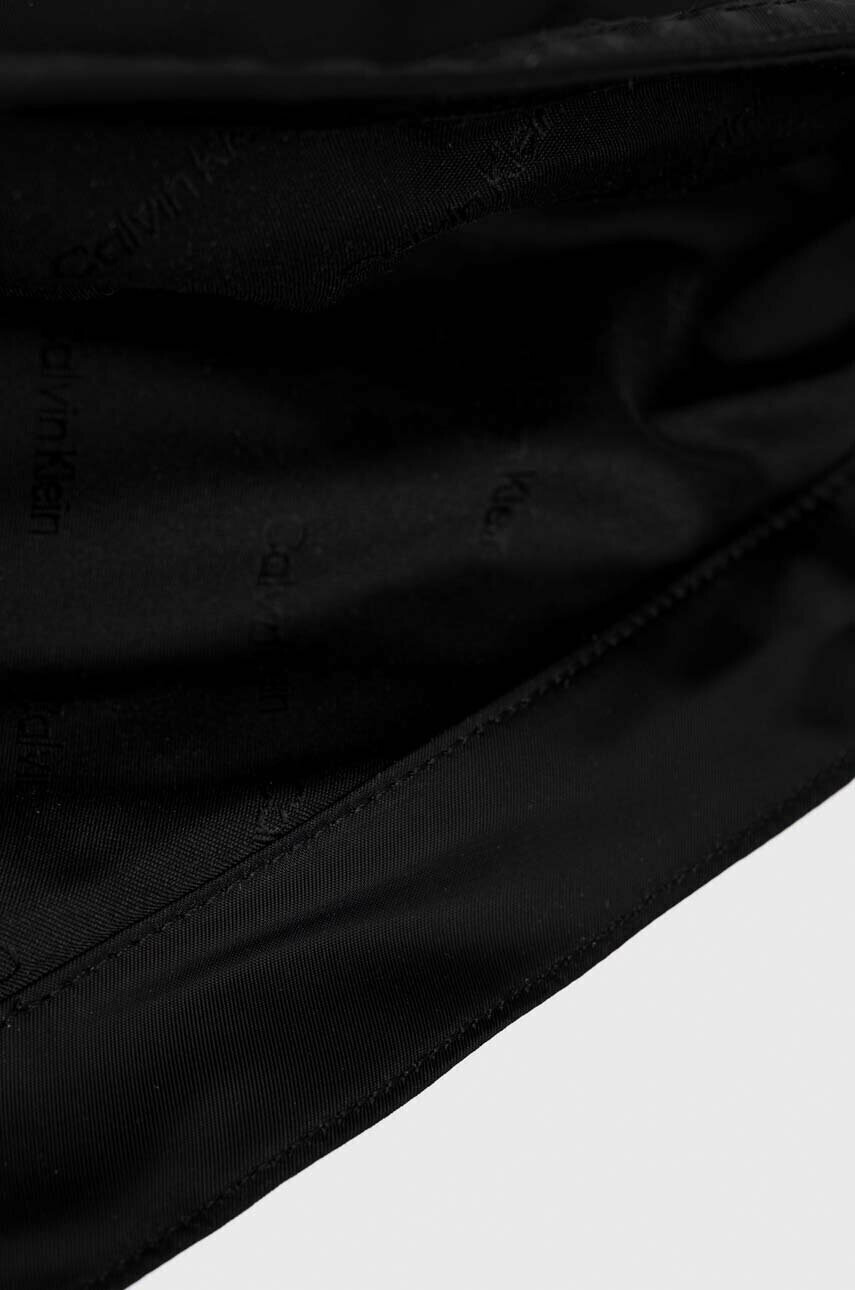Calvin Klein Чанта в черно - Pepit.bg
