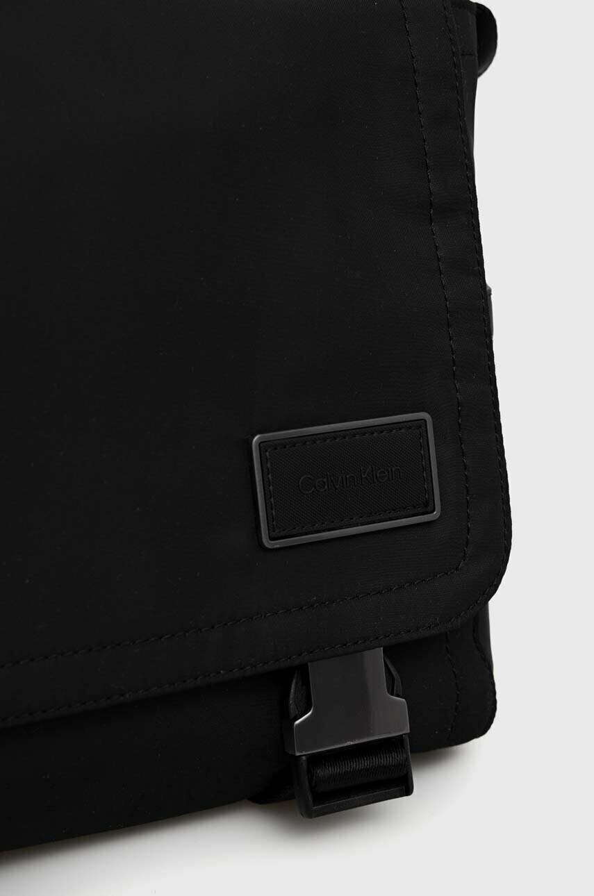 Calvin Klein Чанта в черно - Pepit.bg