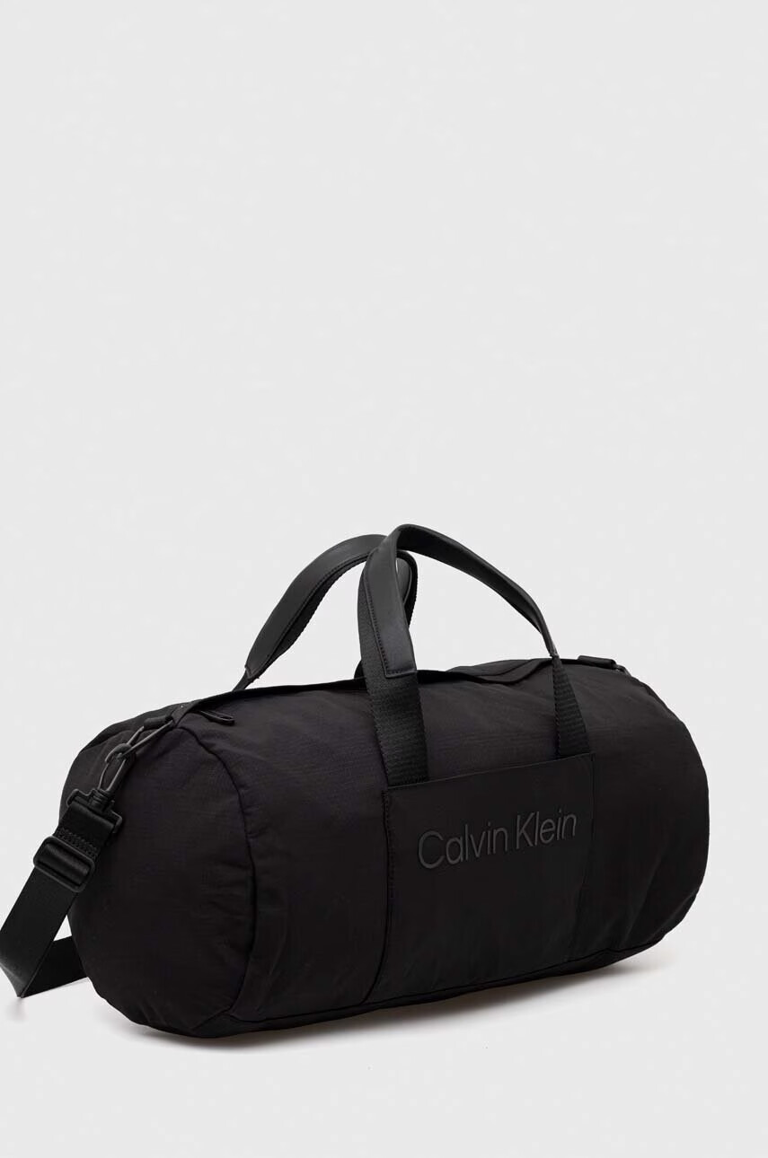 Calvin Klein Чанта в черно - Pepit.bg