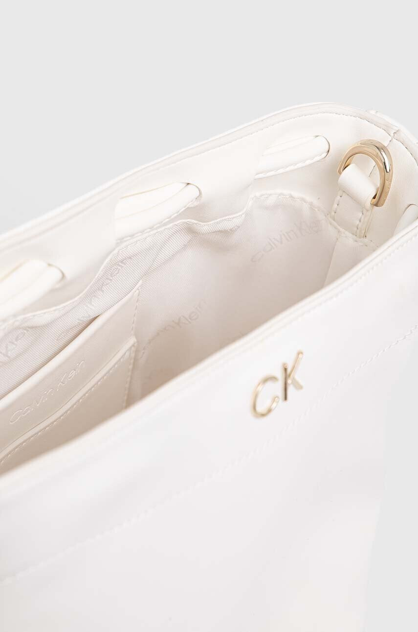 Calvin Klein Чанта в бяло - Pepit.bg
