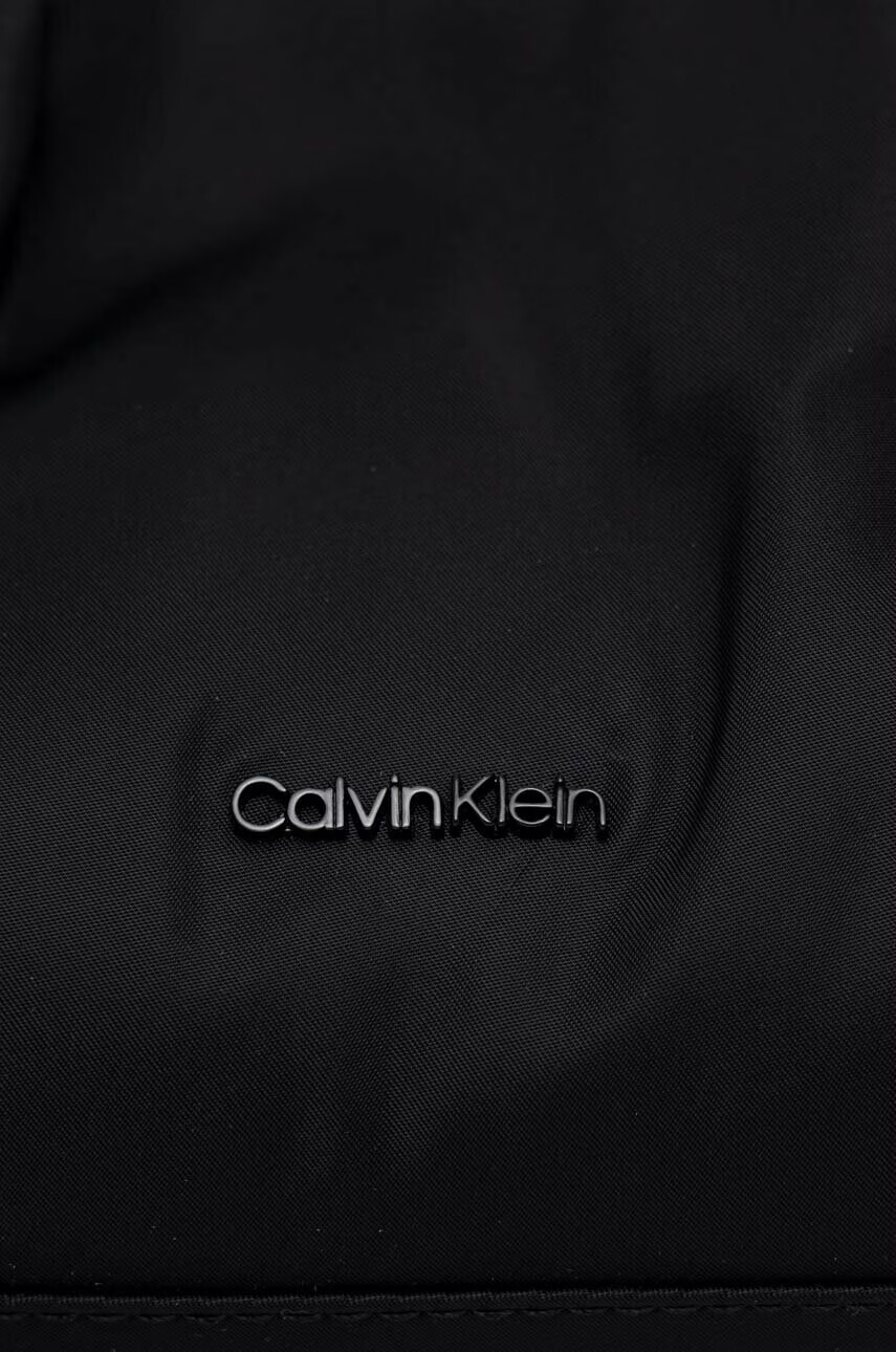 Calvin Klein Чанта в черно - Pepit.bg