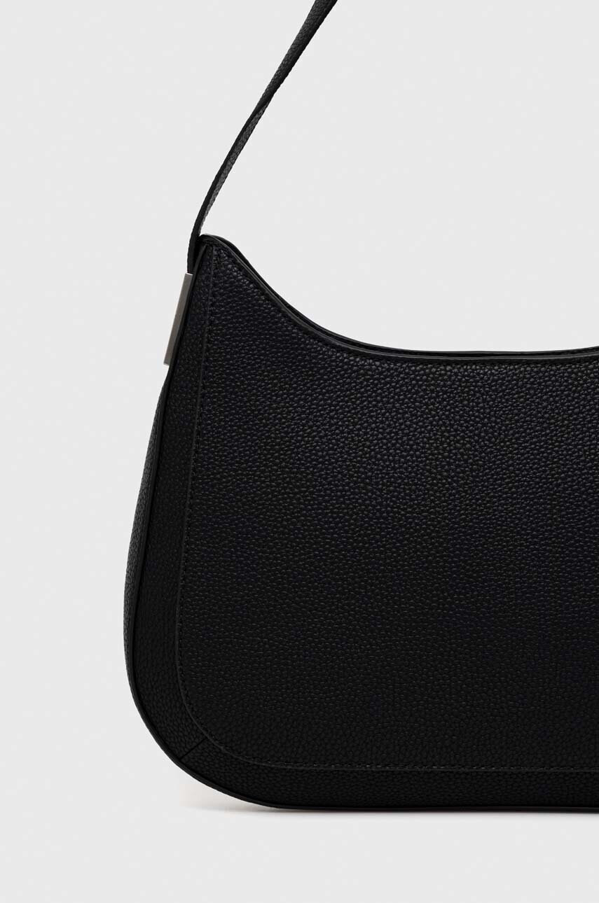 Calvin Klein Чанта в черно - Pepit.bg