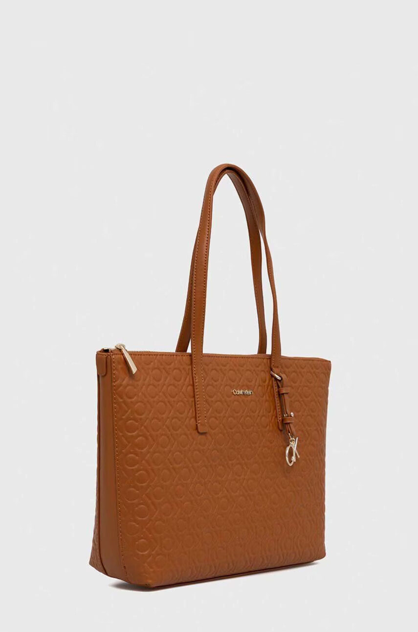 Calvin Klein Чанта в черно - Pepit.bg