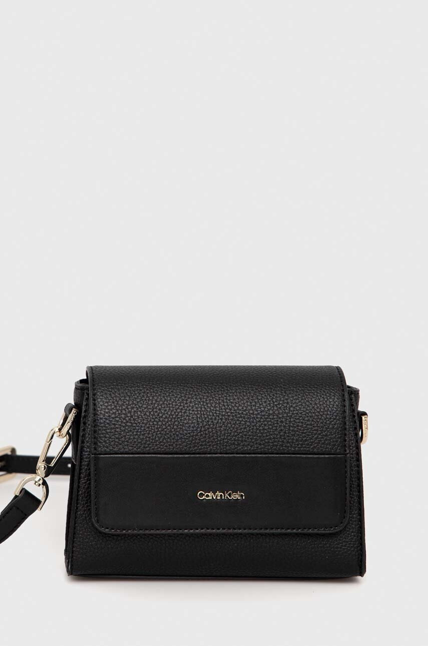Calvin Klein Чанта в черно - Pepit.bg