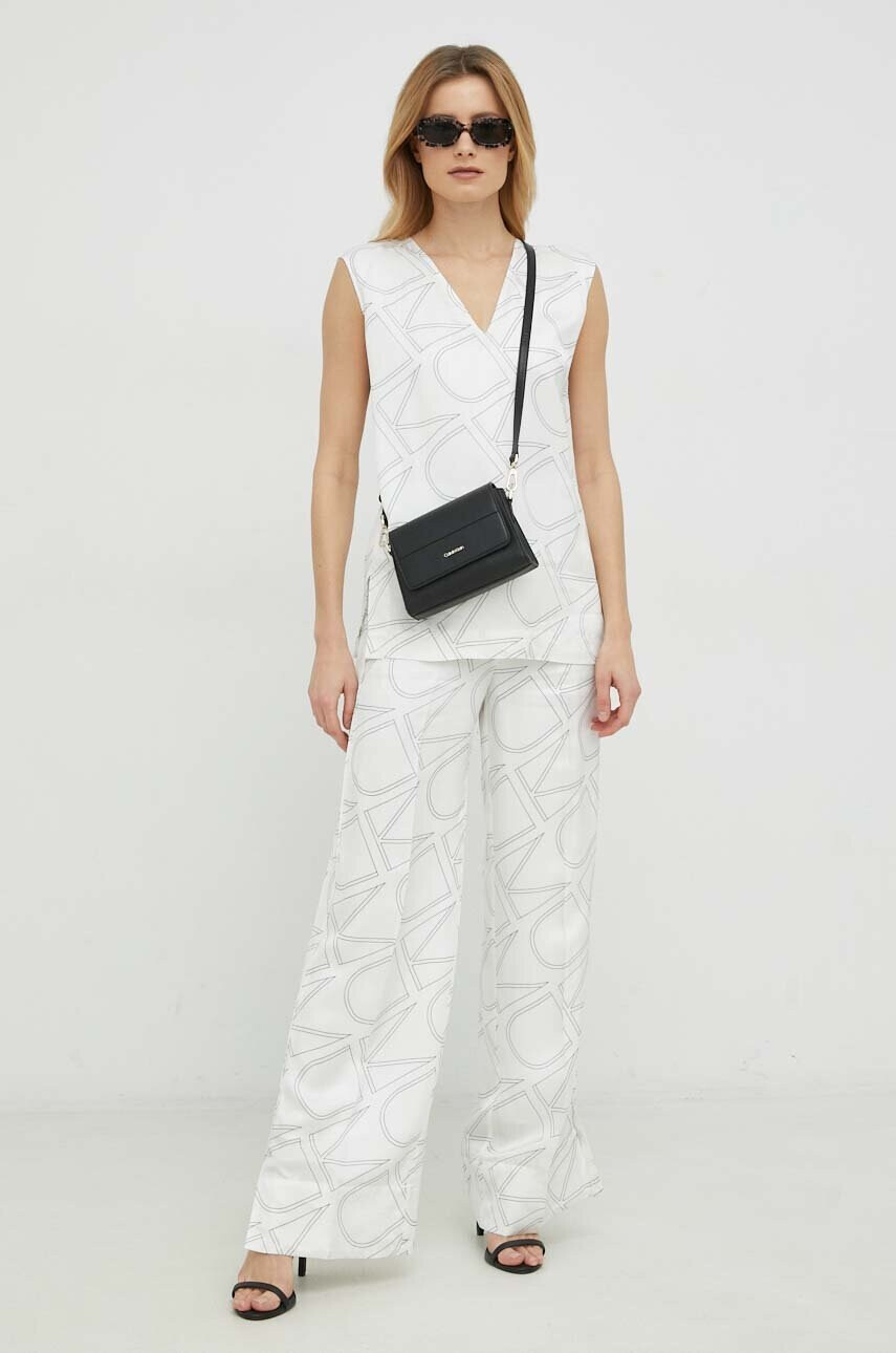 Calvin Klein Чанта в черно - Pepit.bg