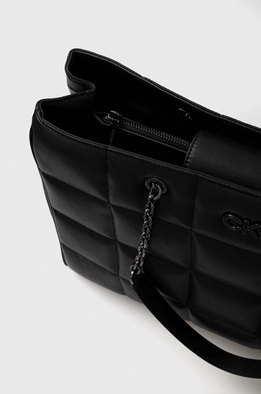 Calvin Klein Чанта в черно - Pepit.bg