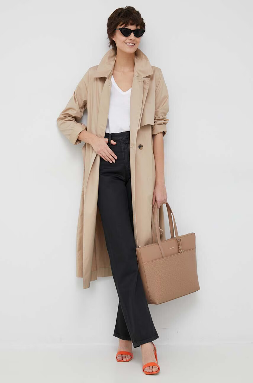 Calvin Klein Чанта в бежово - Pepit.bg