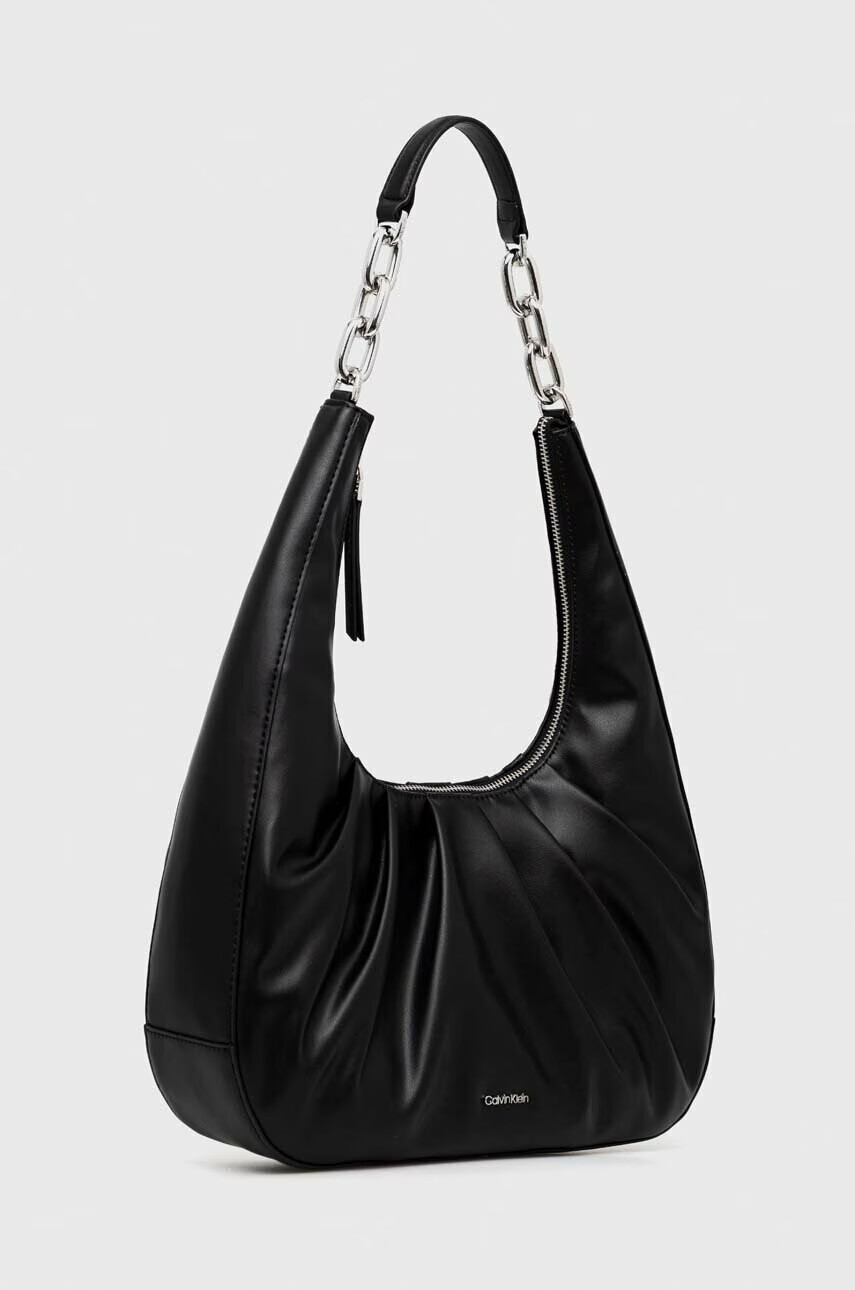 Calvin Klein Чанта в черно - Pepit.bg