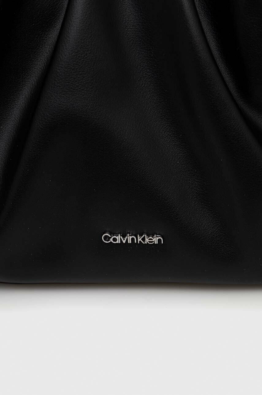 Calvin Klein Чанта в черно - Pepit.bg