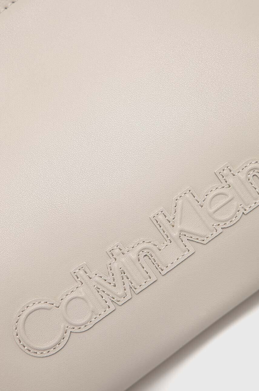 Calvin Klein Чанта в бежово - Pepit.bg