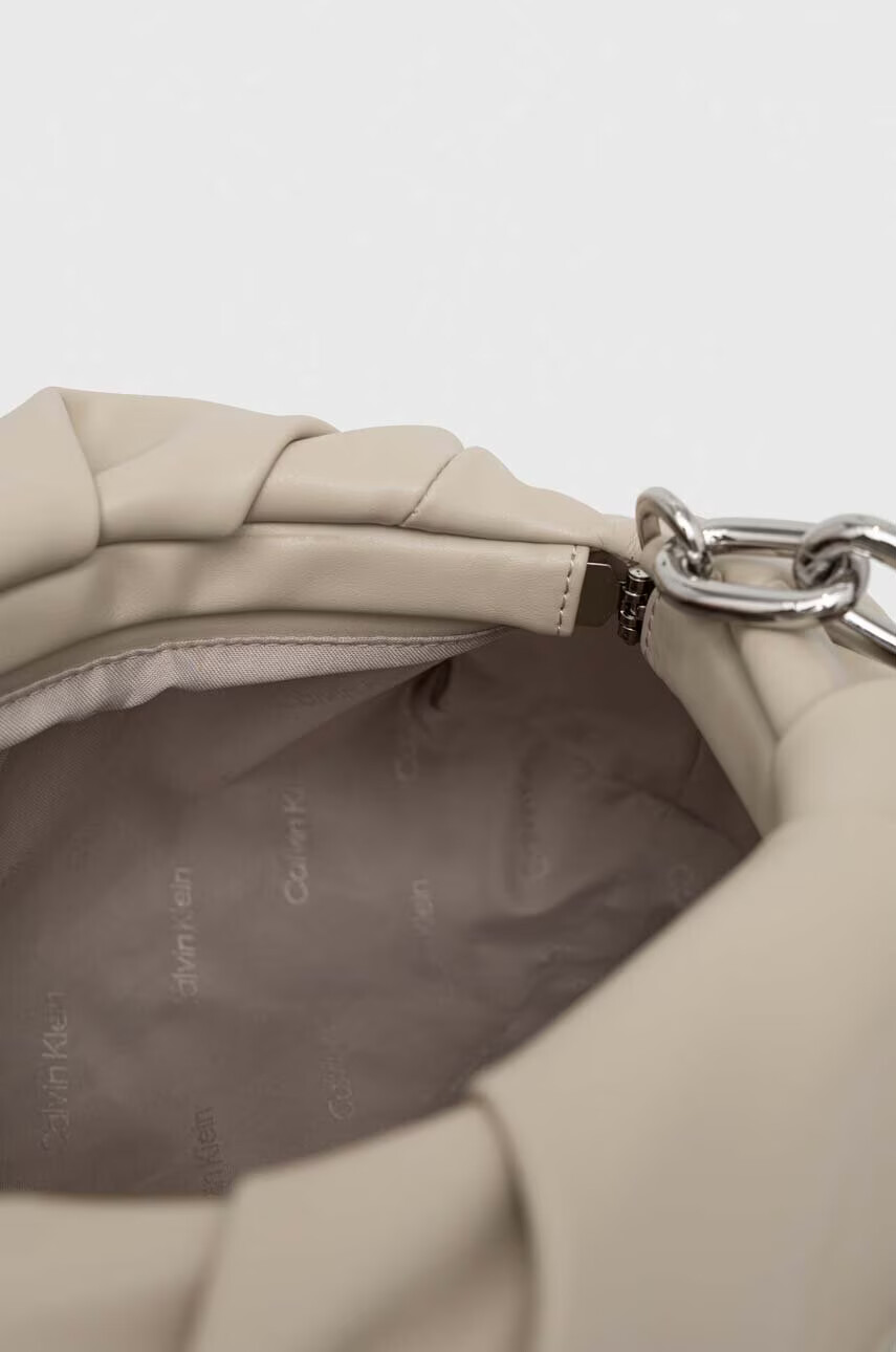 Calvin Klein Чанта в бежово - Pepit.bg