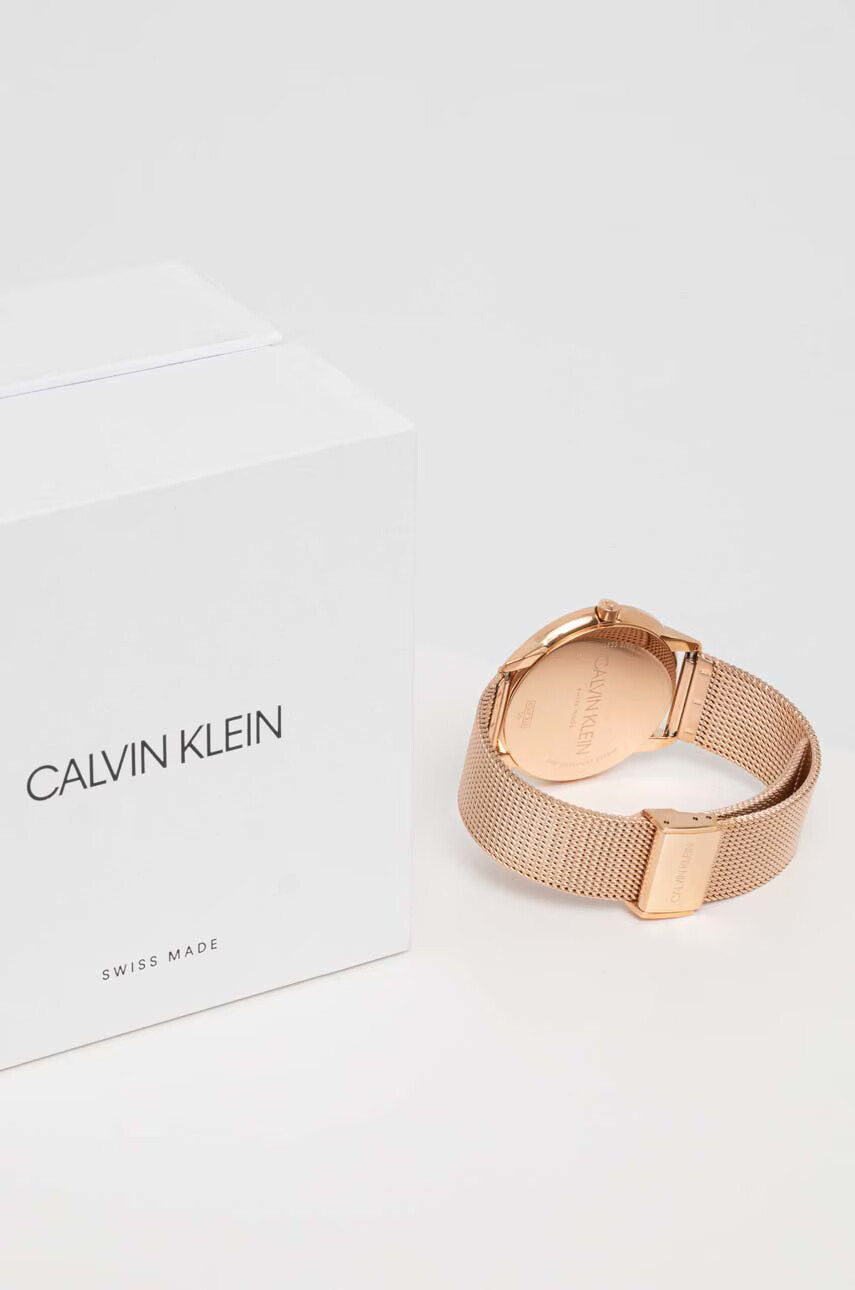 Calvin Klein Часовник дамски в бяло - Pepit.bg