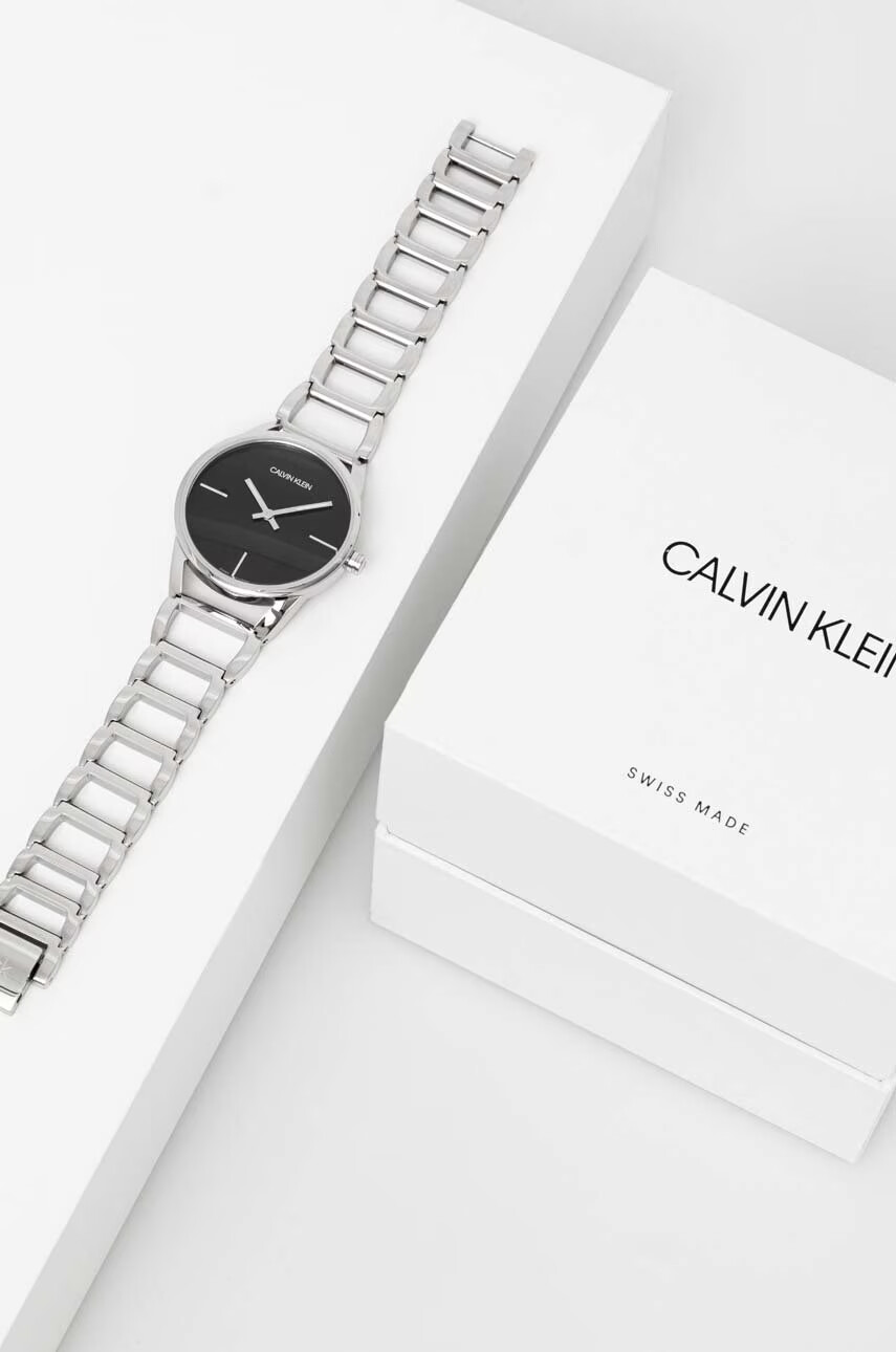 Calvin Klein Часовник дамски в сребристо - Pepit.bg