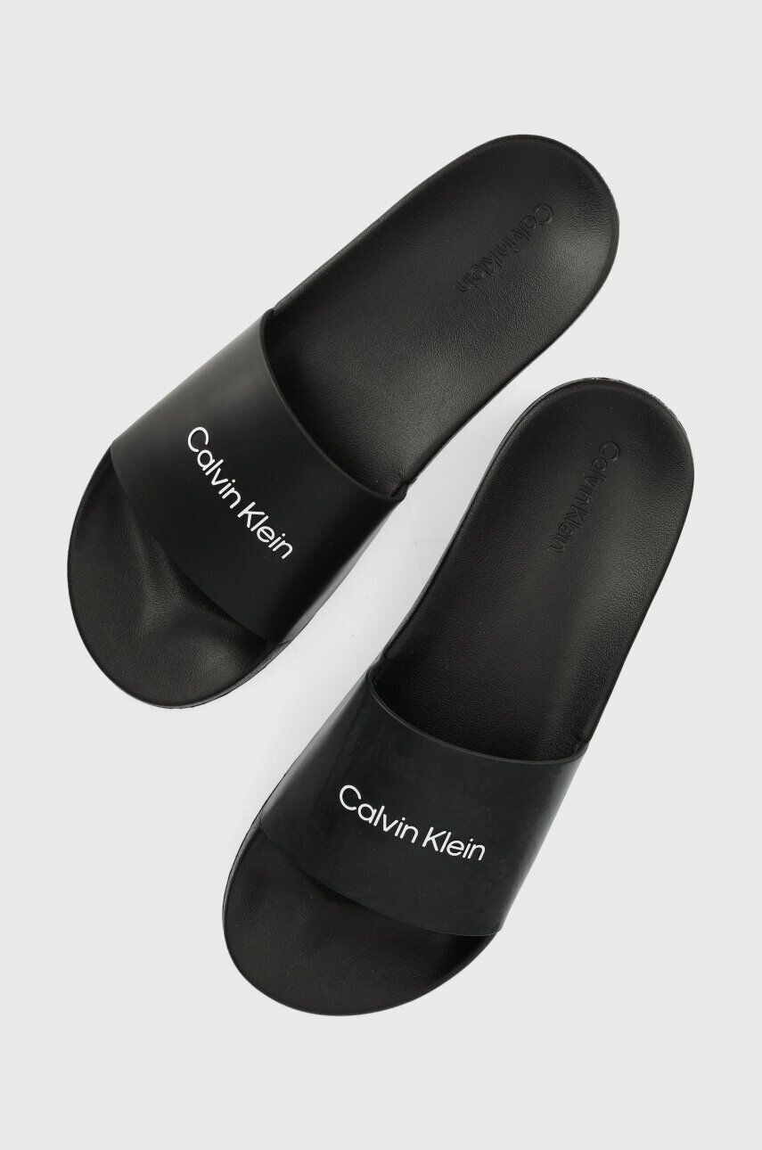 Calvin Klein Чехли CHUNCKY POOL SLIDE R в черно HM0HM01063 - Pepit.bg