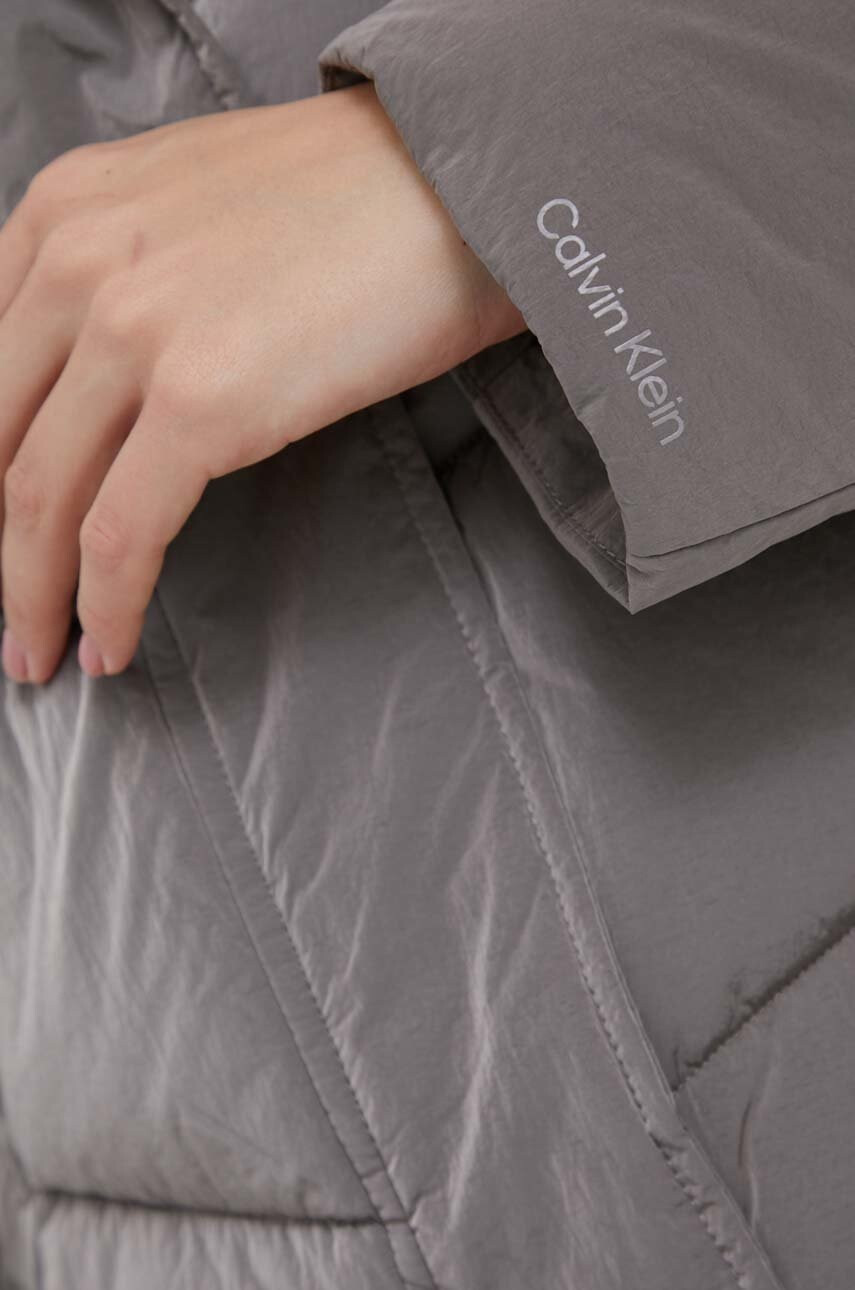Calvin Klein Яке в лилаво със зимна изолация с уголемена кройка - Pepit.bg