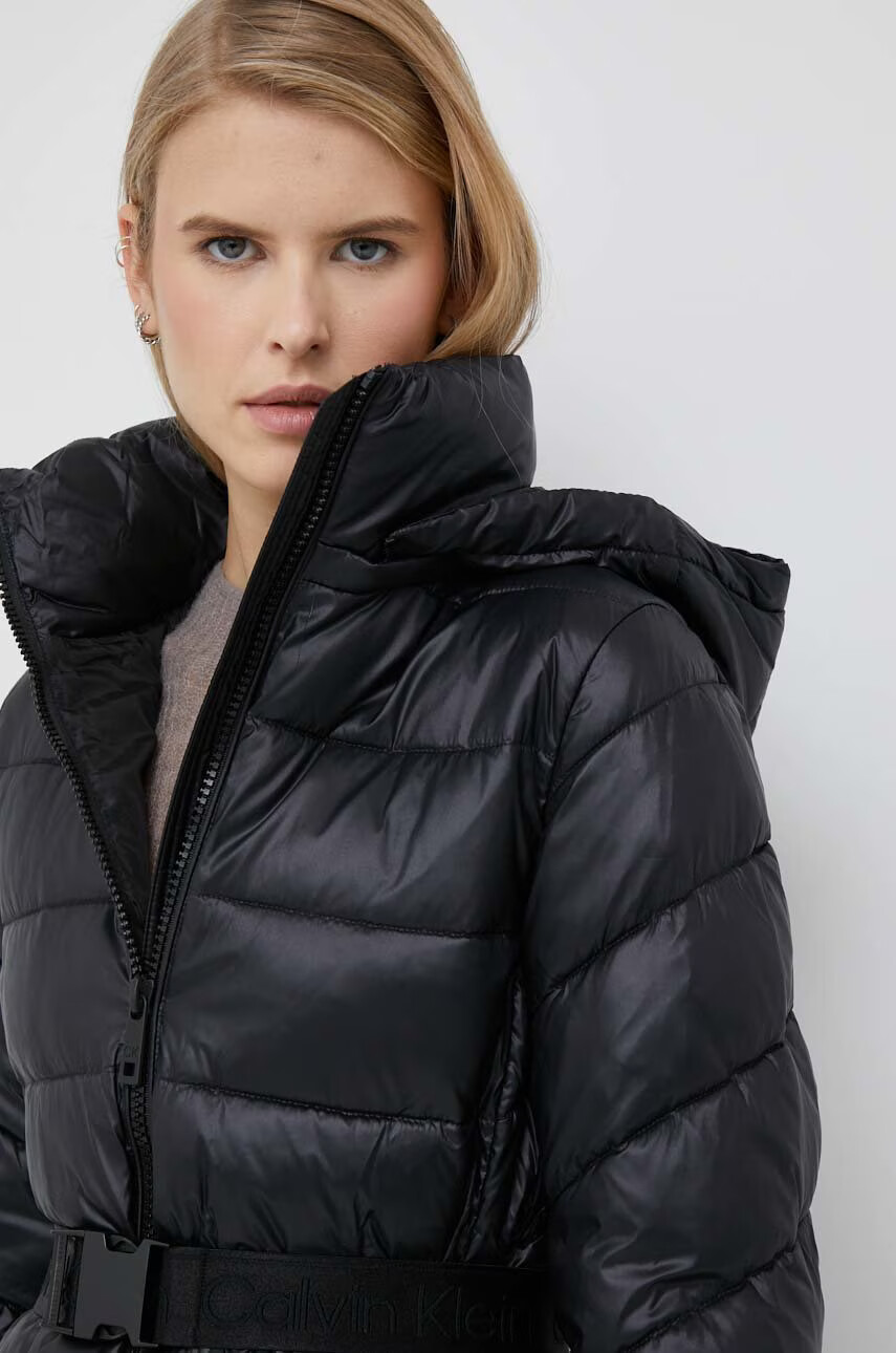 Calvin Klein Яке в черно със зимна изолация - Pepit.bg