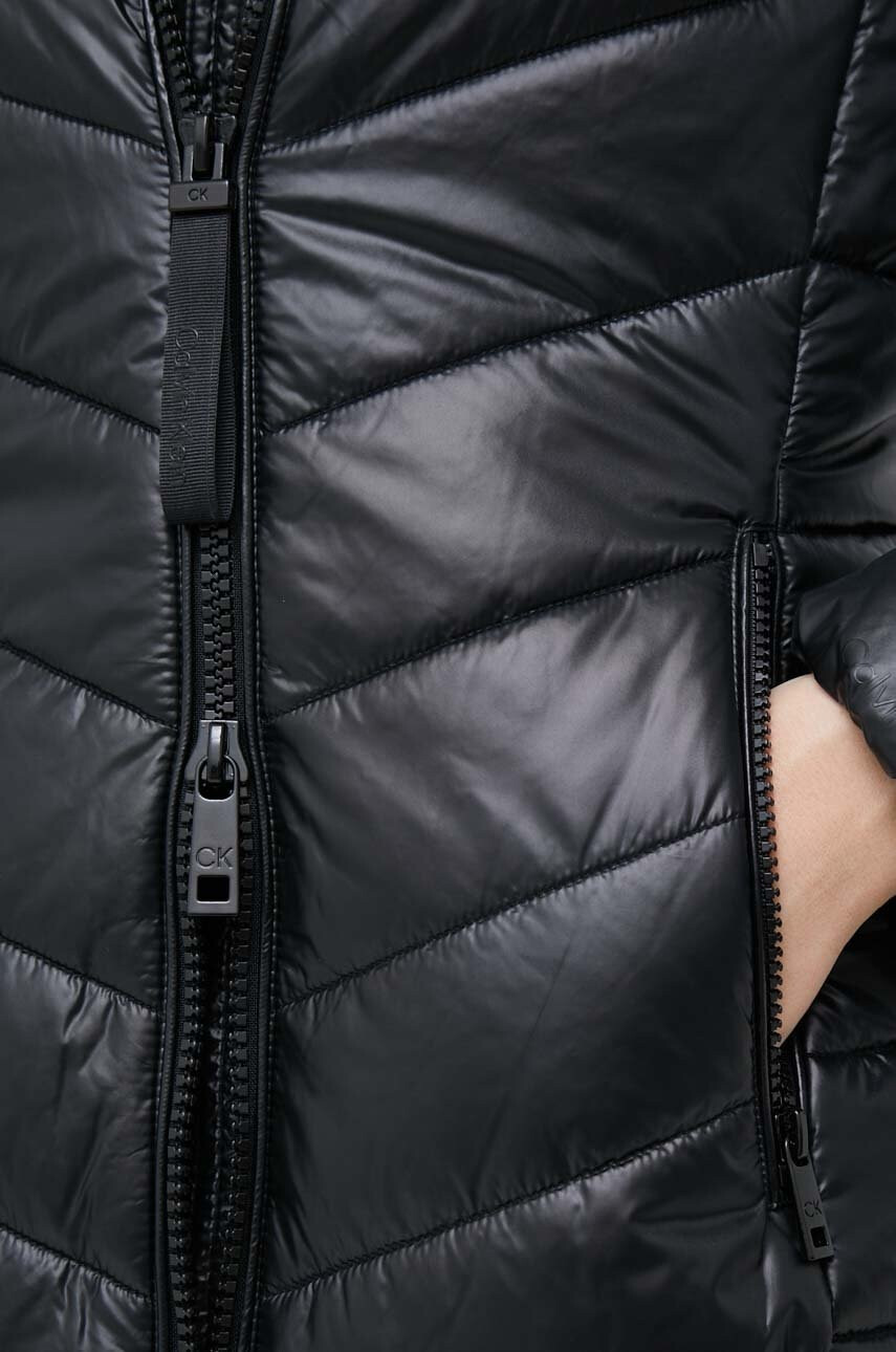 Calvin Klein Яке в черно с преходна изолация - Pepit.bg