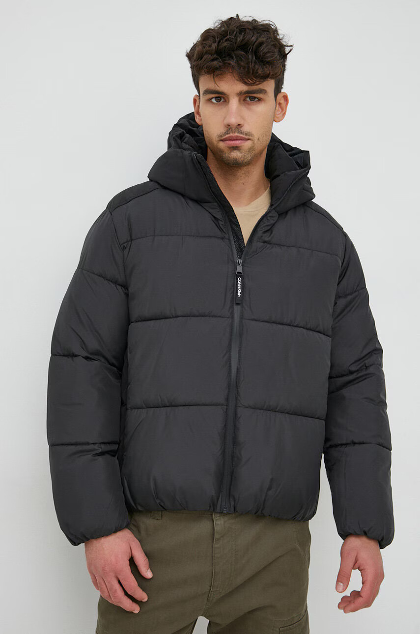 Calvin Klein Яке в черно със зимна изолация - Pepit.bg