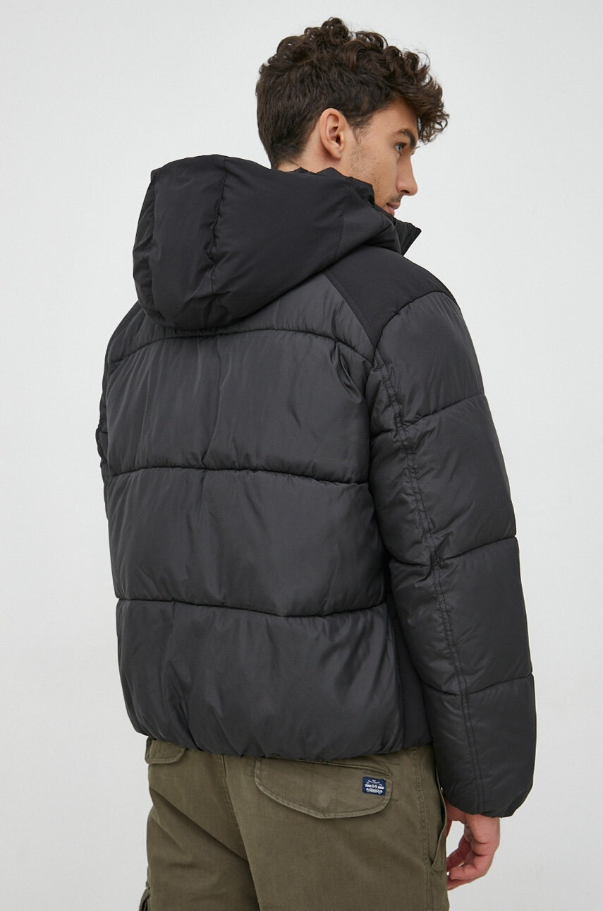 Calvin Klein Яке в черно със зимна изолация - Pepit.bg