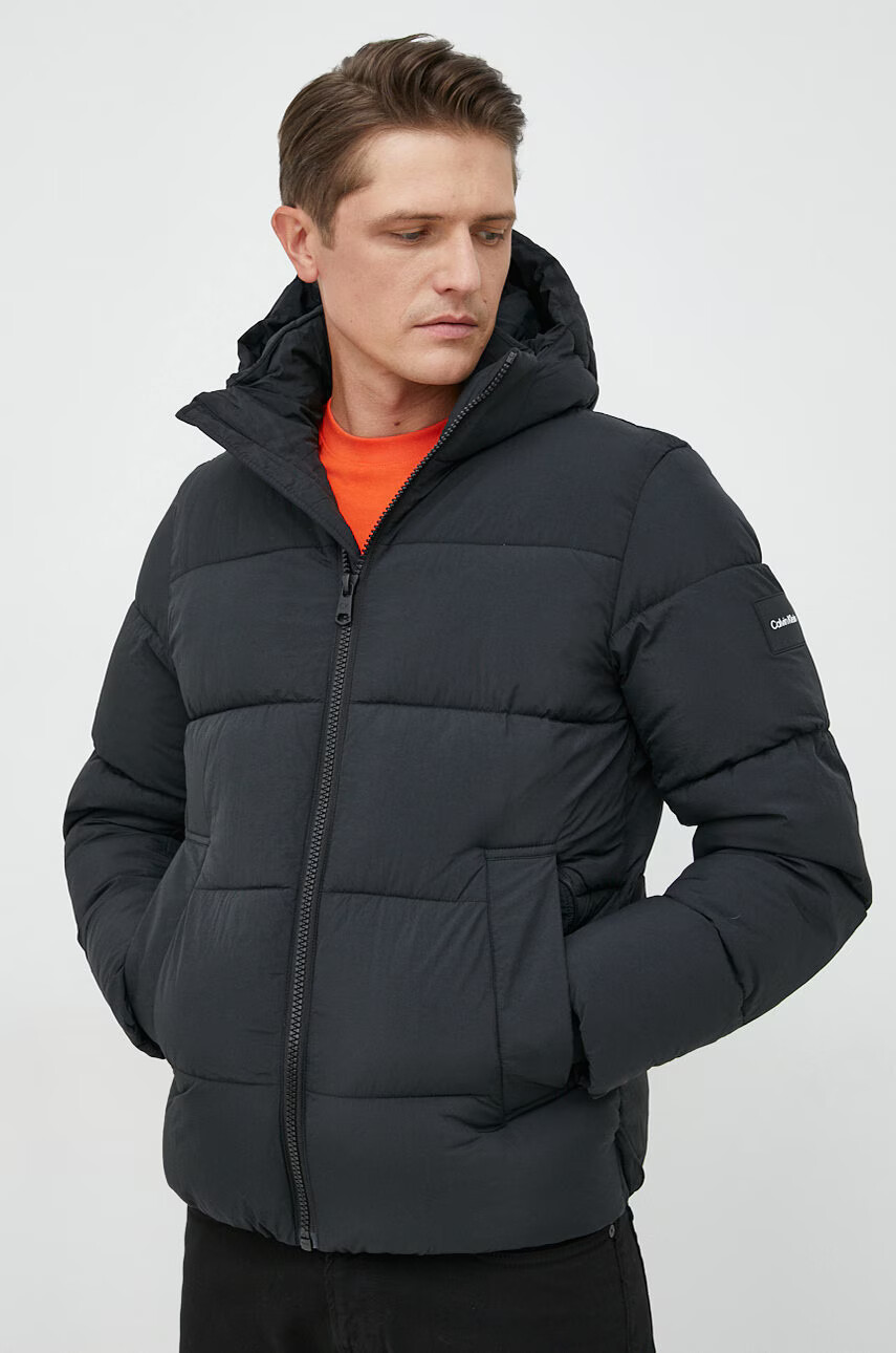 Calvin Klein Яке в черно със зимна изолация - Pepit.bg