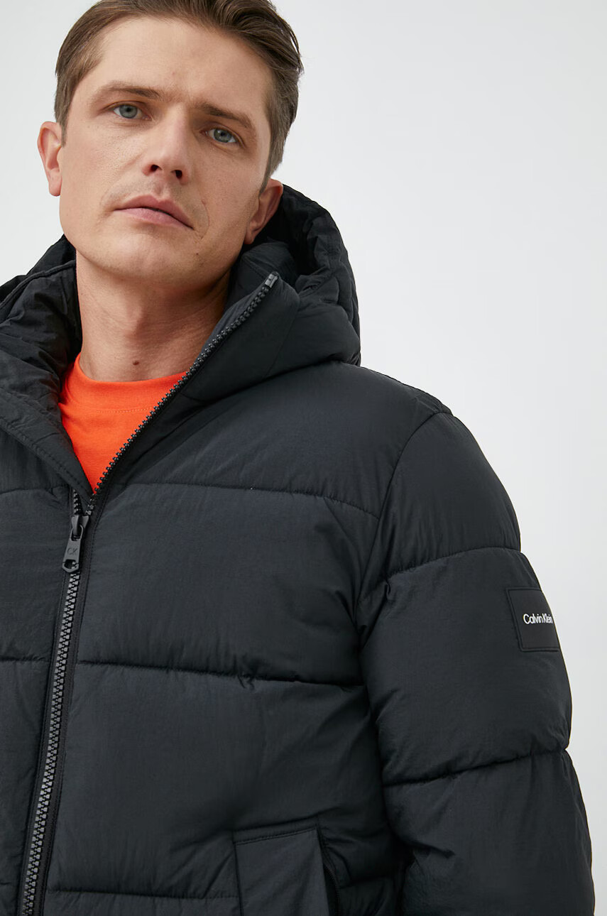 Calvin Klein Яке в черно със зимна изолация - Pepit.bg