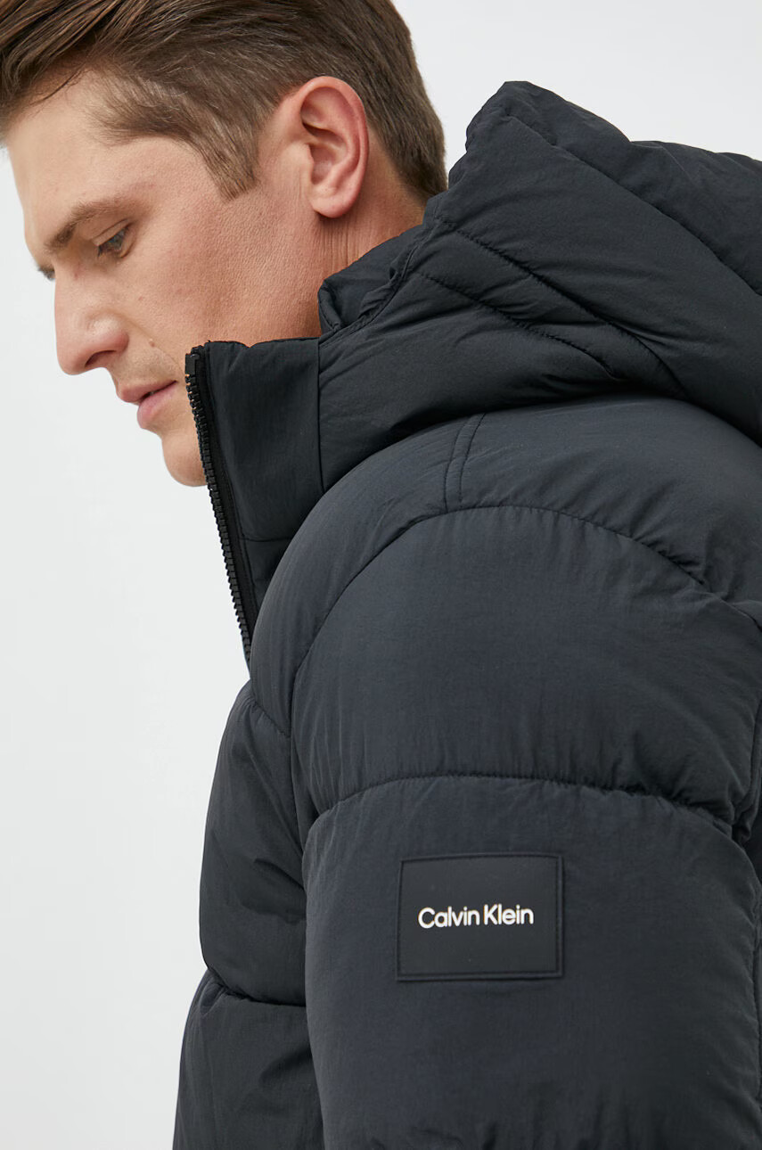 Calvin Klein Яке в черно със зимна изолация - Pepit.bg