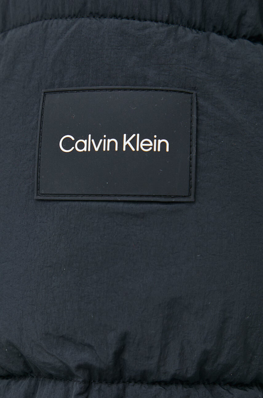 Calvin Klein Яке в черно със зимна изолация - Pepit.bg