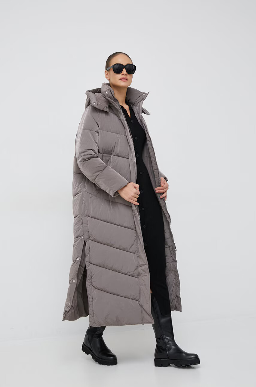 Calvin Klein Яке в лилаво със зимна изолация - Pepit.bg