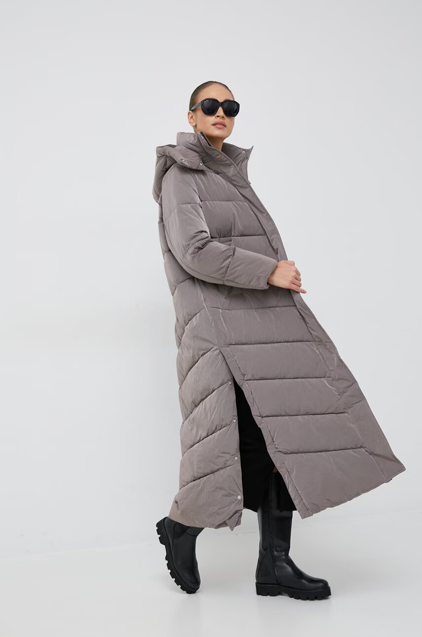 Calvin Klein Яке в лилаво със зимна изолация - Pepit.bg