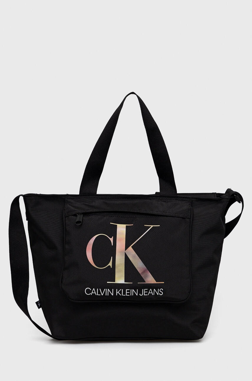 Calvin Klein Jeans Чанта в черно - Pepit.bg
