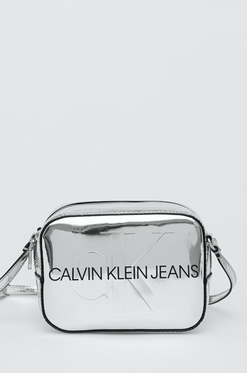 Calvin Klein Jeans Чанта в розово - Pepit.bg