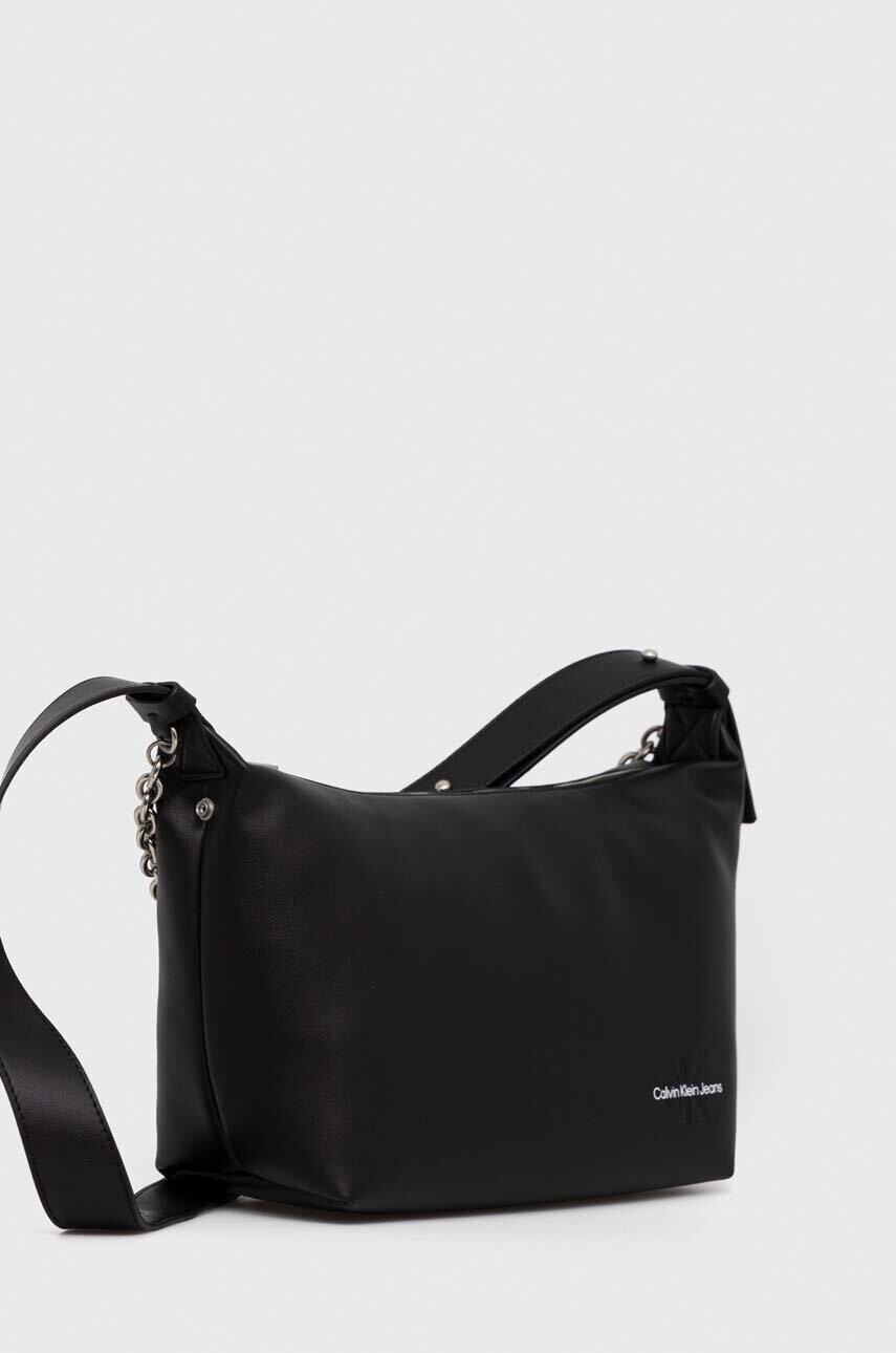 Calvin Klein Jeans Чанта в черно - Pepit.bg