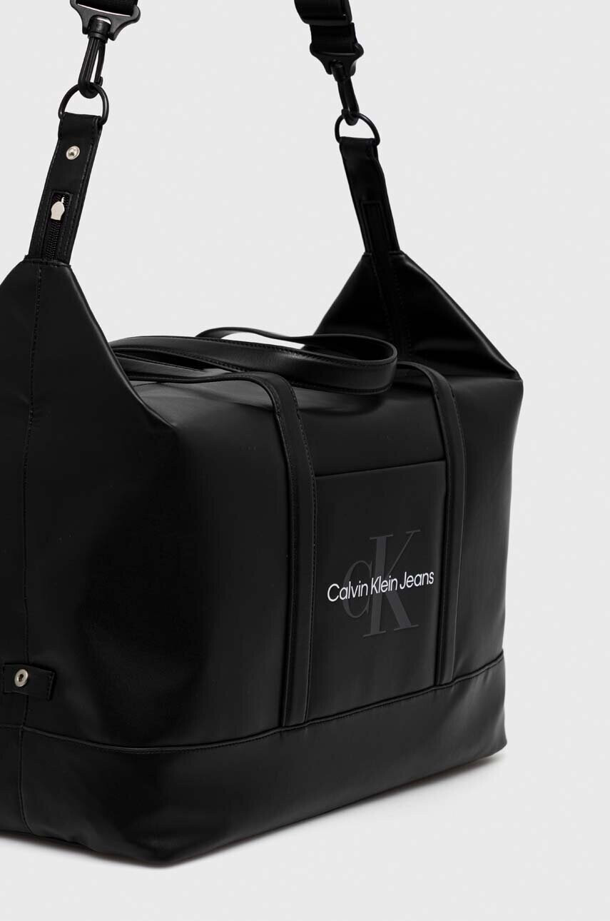 Calvin Klein Jeans Чанта в черно - Pepit.bg