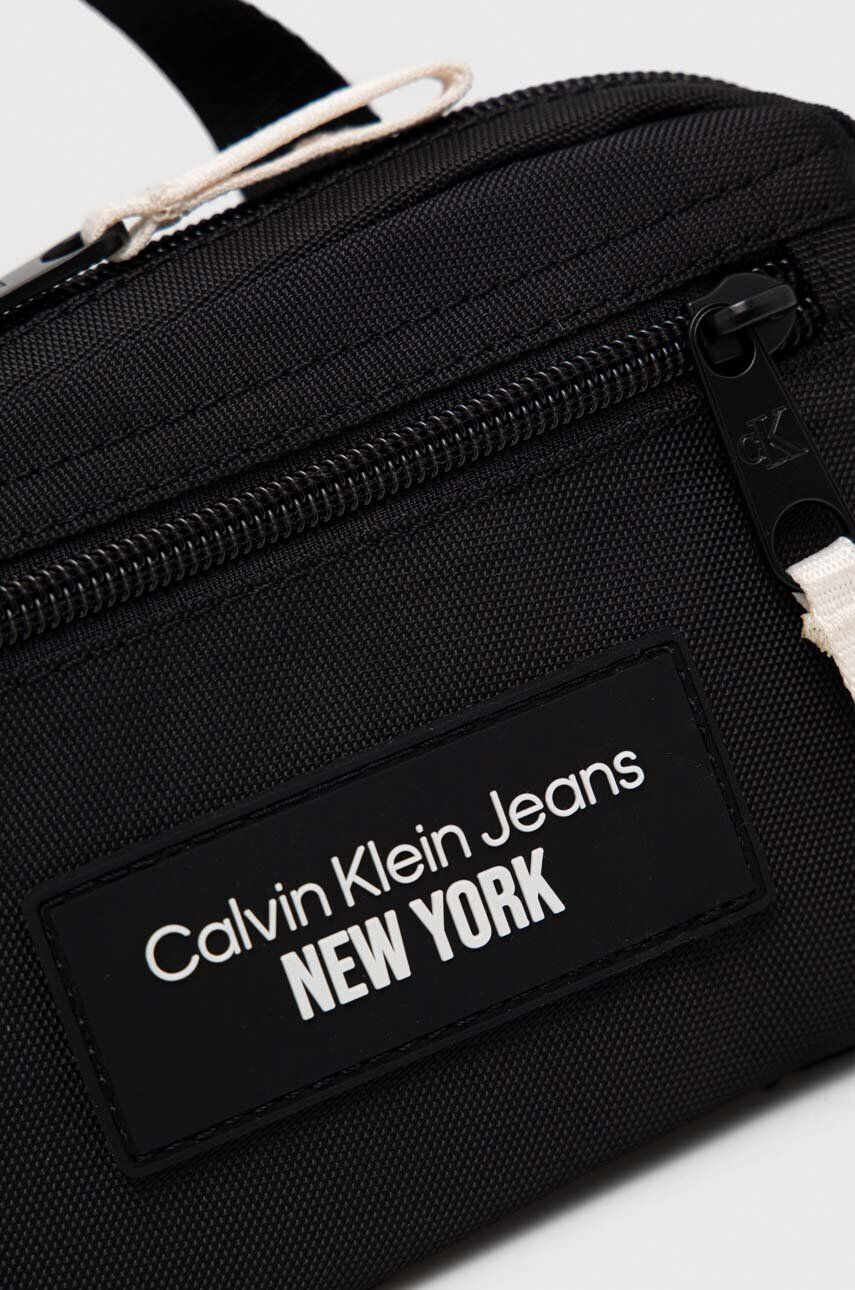 Calvin Klein Jeans Чанта през рамо в черно - Pepit.bg