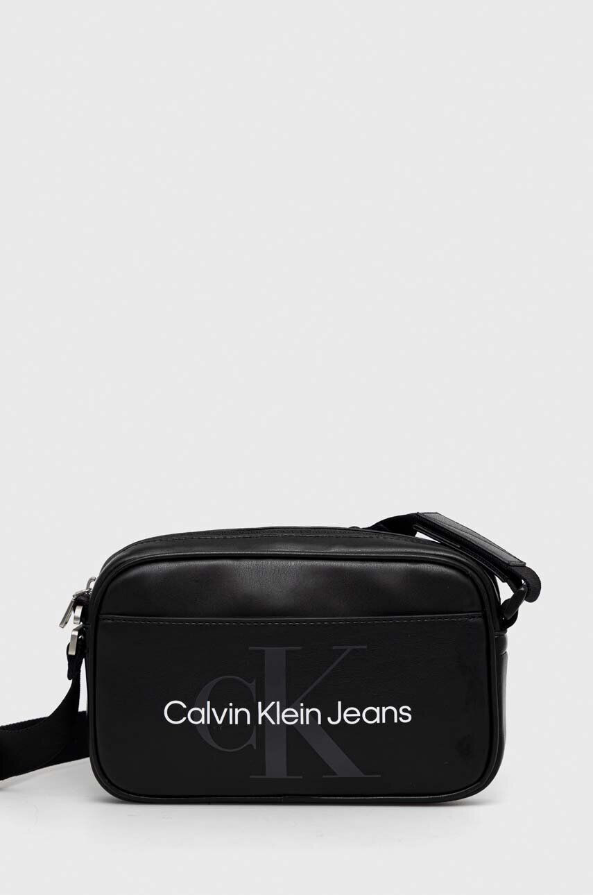 Calvin Klein Jeans Чанта през рамо в черно - Pepit.bg