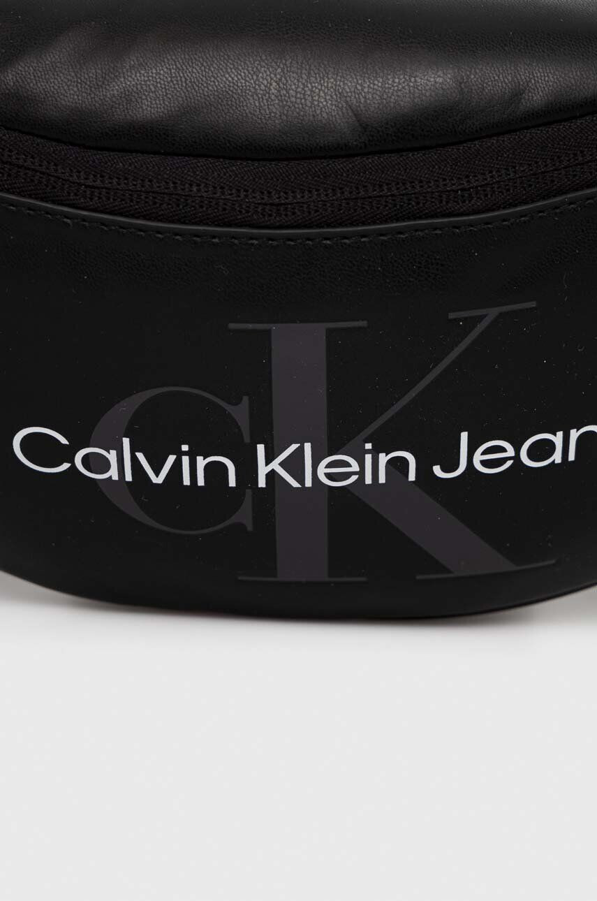 Calvin Klein Jeans Чанта за кръст в черно - Pepit.bg