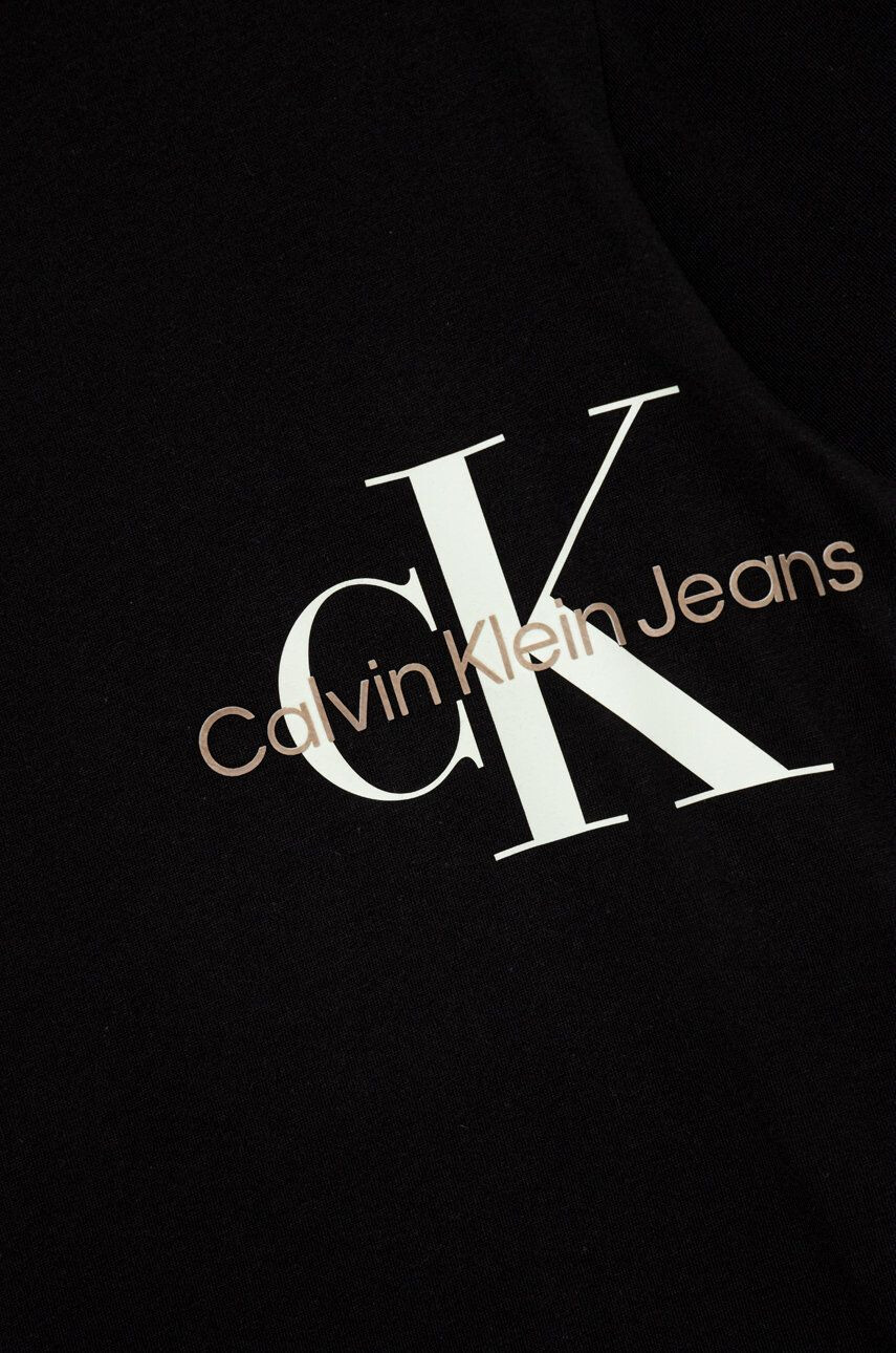 Calvin Klein Jeans Детска памучна тениска в черно с апликация - Pepit.bg