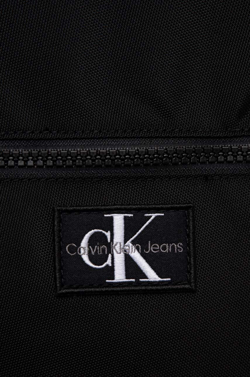 Calvin Klein Jeans Детска раница в черно голям размер с апликация - Pepit.bg