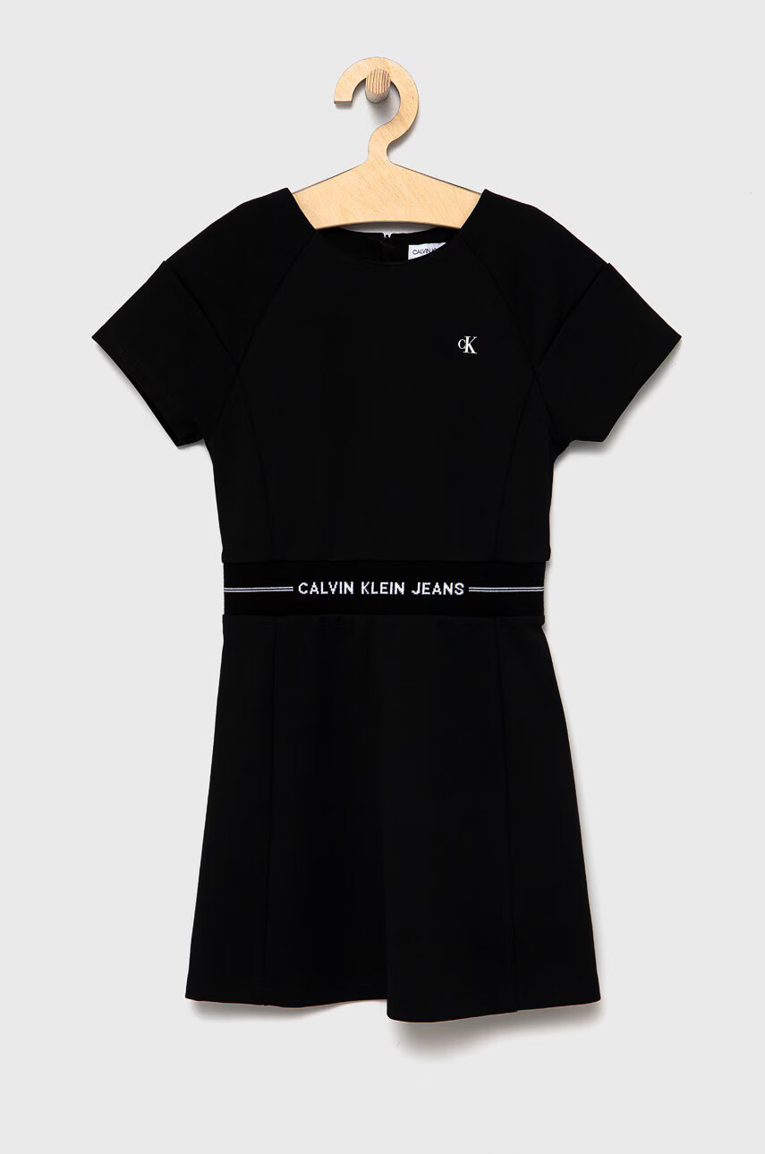 Calvin Klein Jeans Детска рокля в черно къс модел със стандартна кройка - Pepit.bg