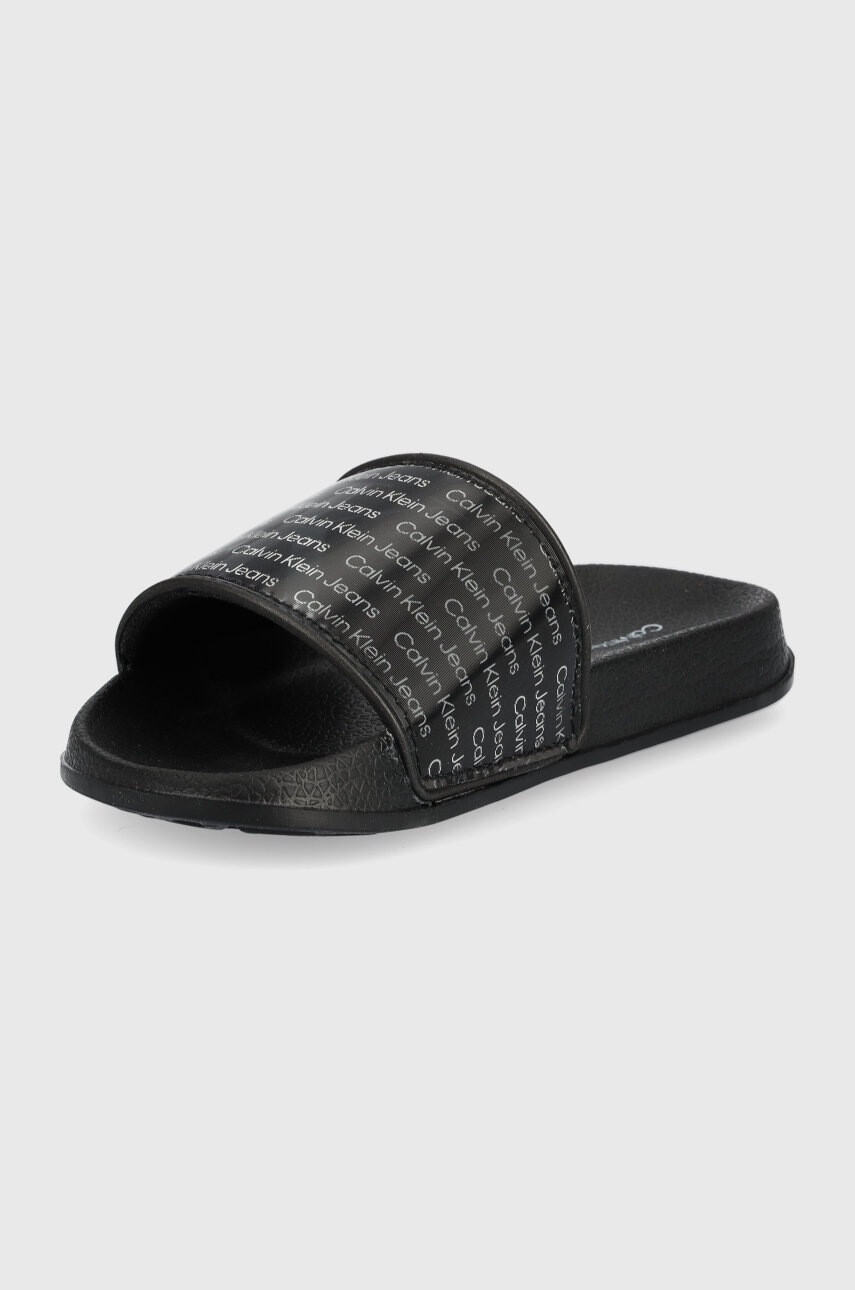 Calvin Klein Jeans Детски чехли в черно - Pepit.bg