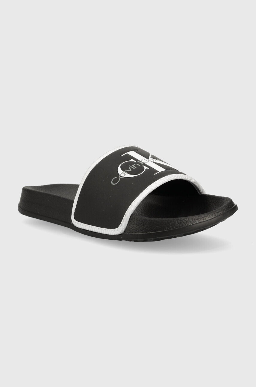 Calvin Klein Jeans Детски чехли в черно - Pepit.bg