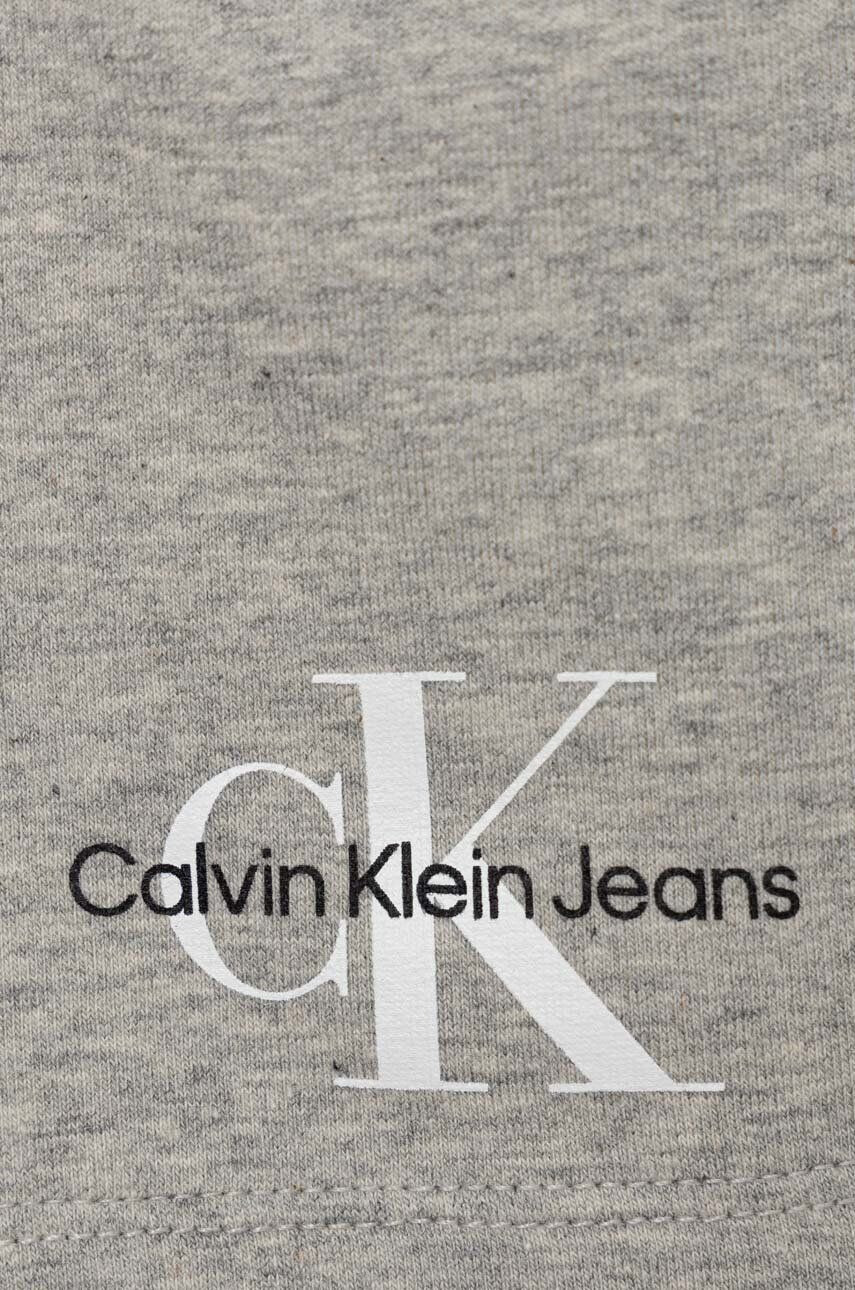 Calvin Klein Jeans Детски къси панталони в сиво с принт с регулируема талия - Pepit.bg