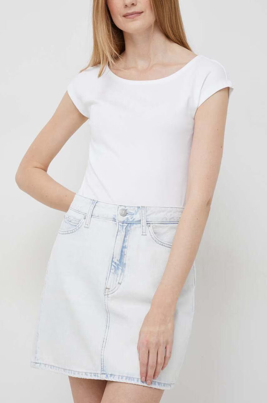 Calvin Klein Jeans Дънкова пола в синьо къс модел със стандартна кройка - Pepit.bg