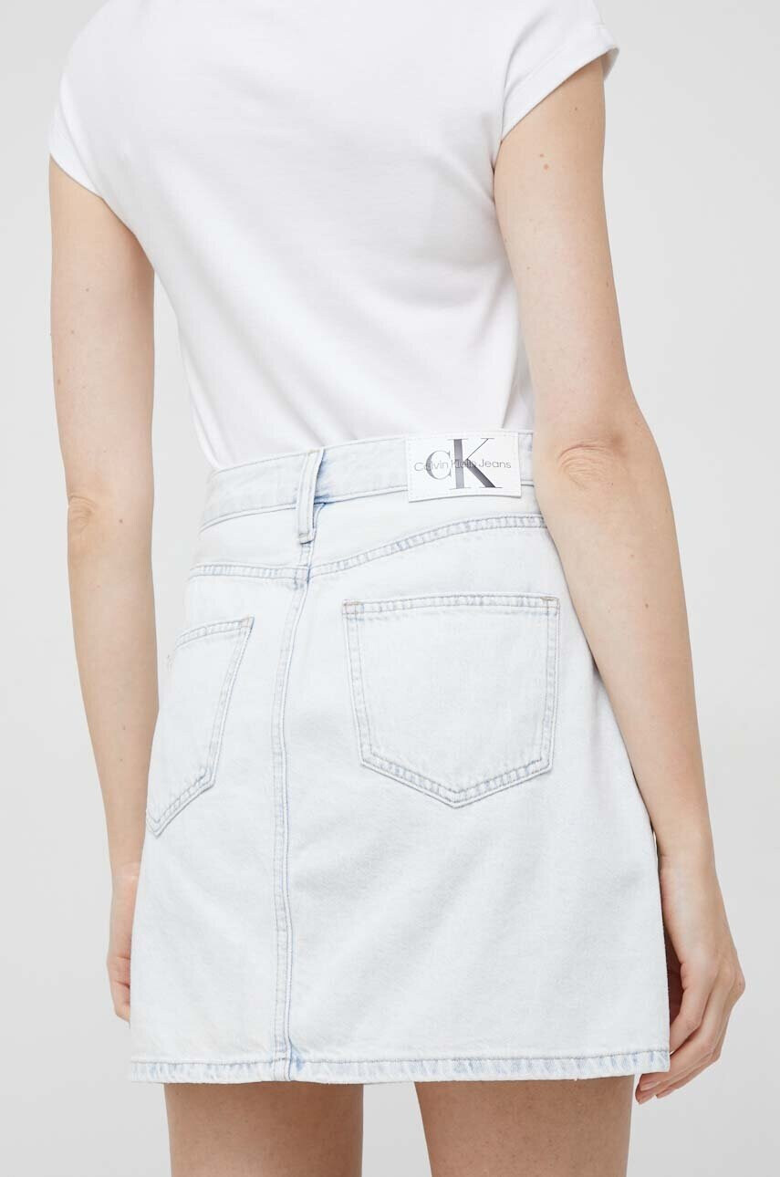 Calvin Klein Jeans Дънкова пола в синьо къс модел със стандартна кройка - Pepit.bg
